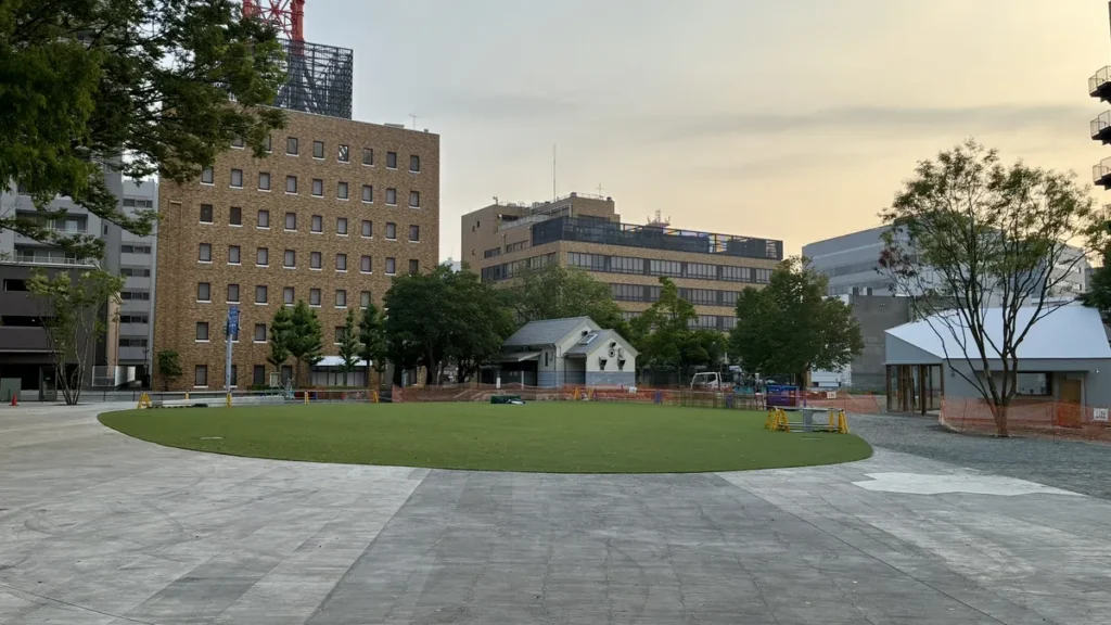 芝生広場が整備された沼津市中央公園